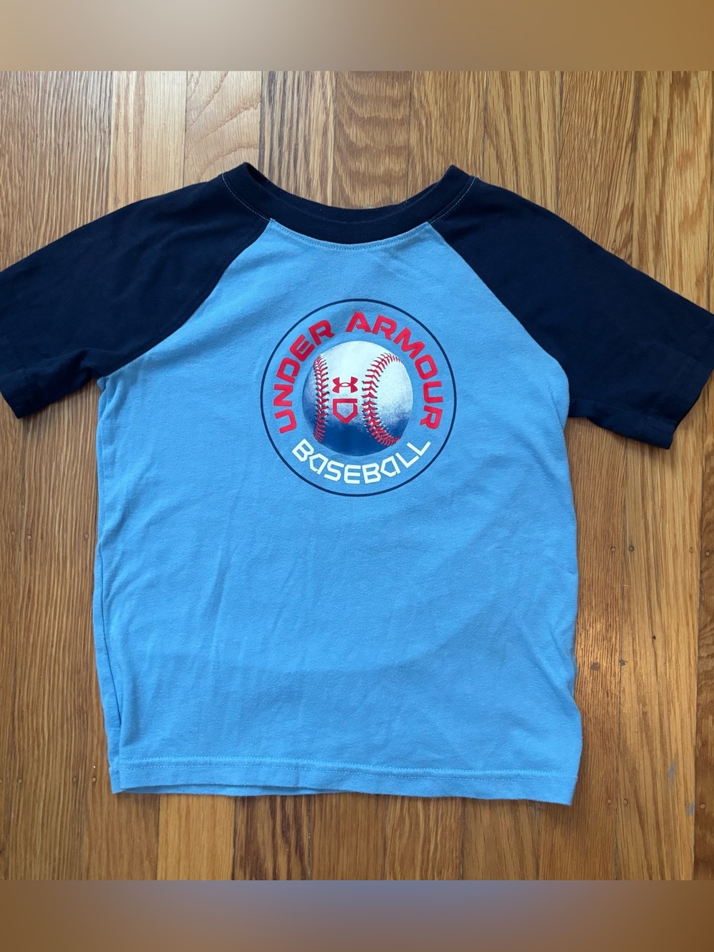 Under Armour Boys Baseball Tee, Size 5